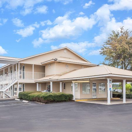 Super 8 By Wyndham Madison Hotel Екстериор снимка