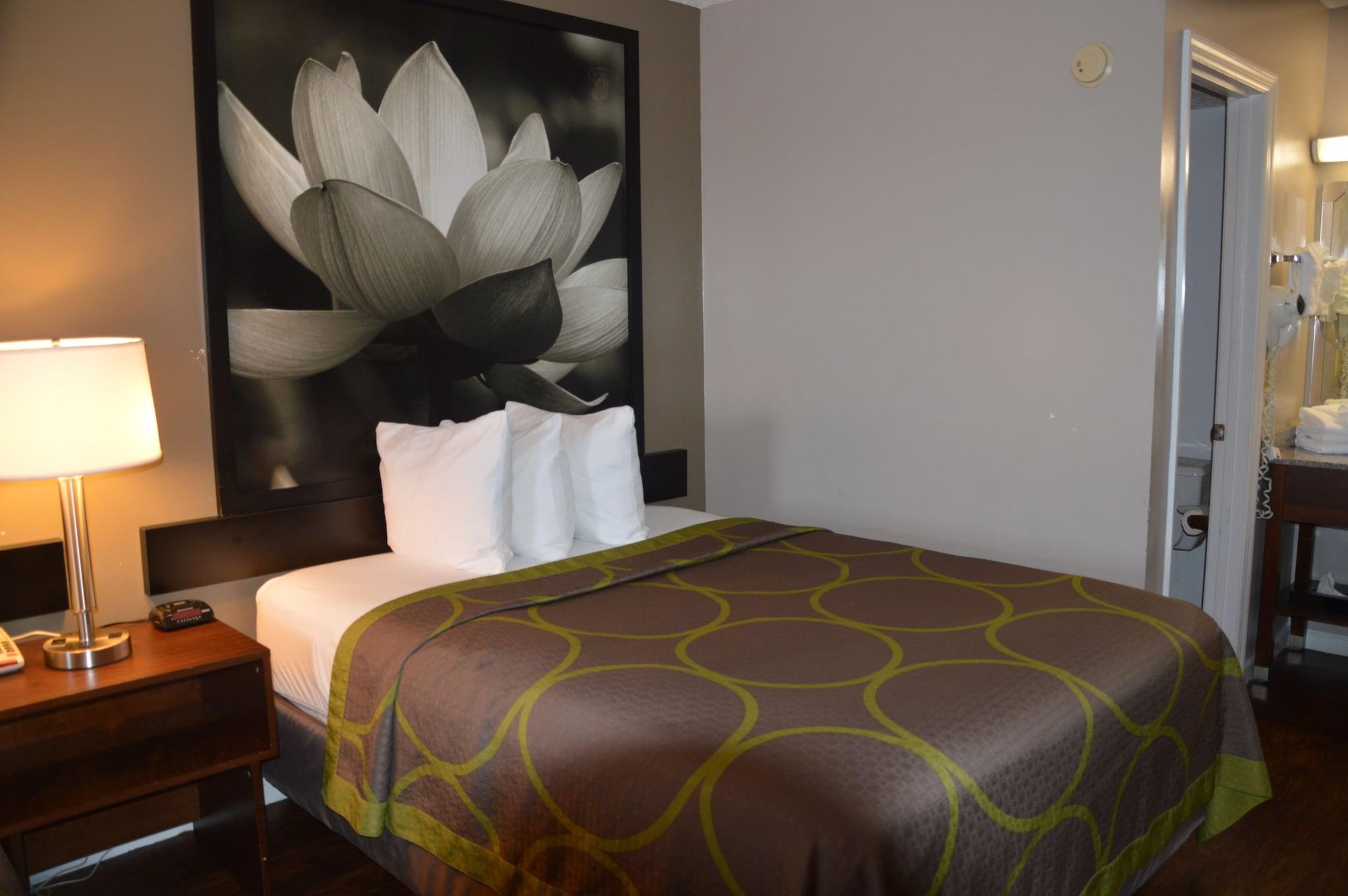 Super 8 By Wyndham Madison Hotel Екстериор снимка