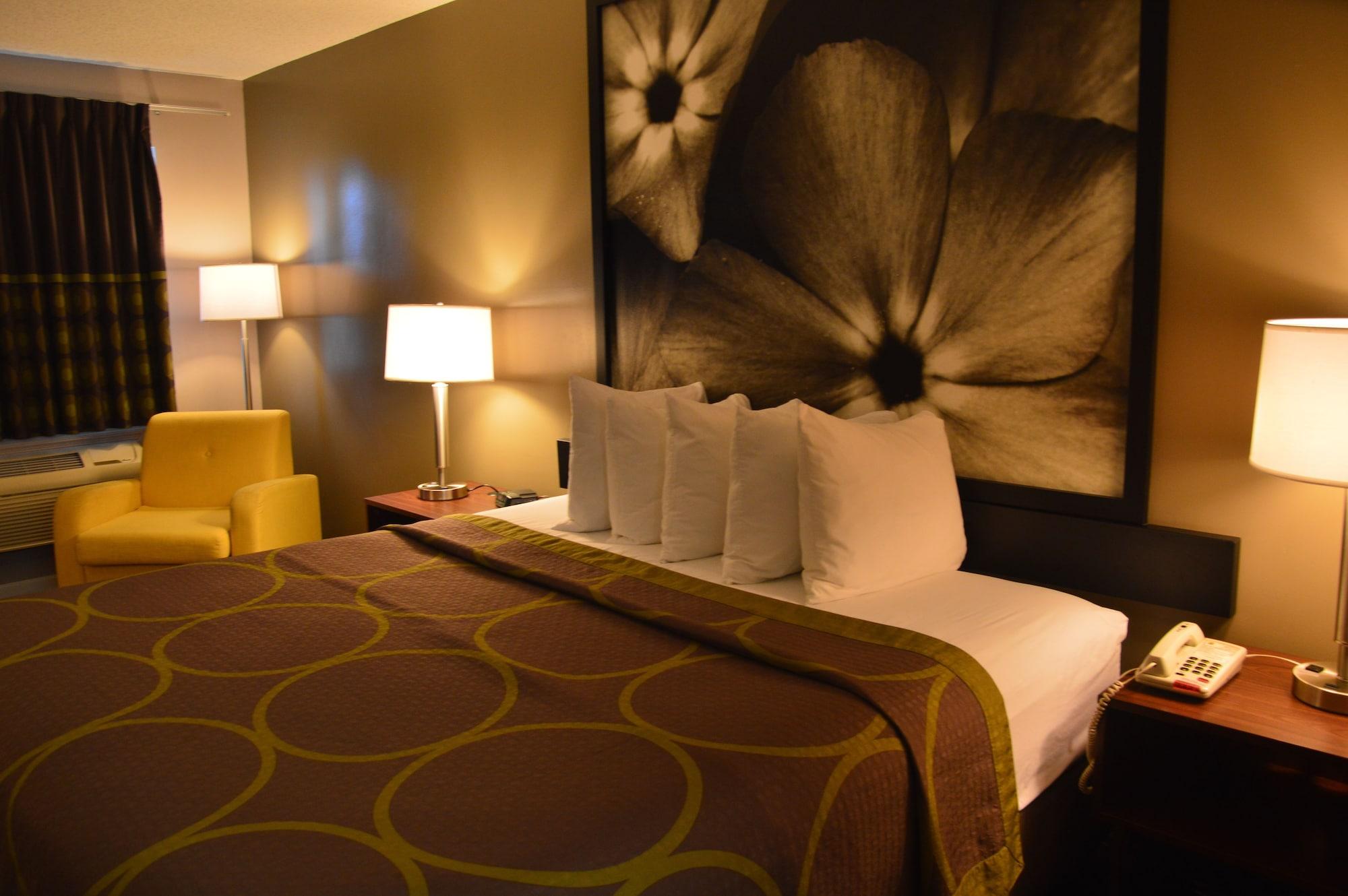 Super 8 By Wyndham Madison Hotel Екстериор снимка