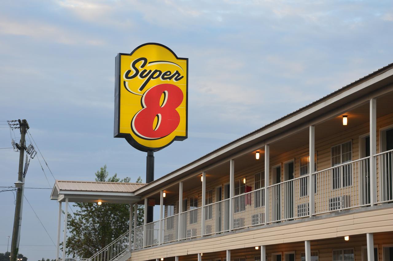 Super 8 By Wyndham Madison Hotel Екстериор снимка